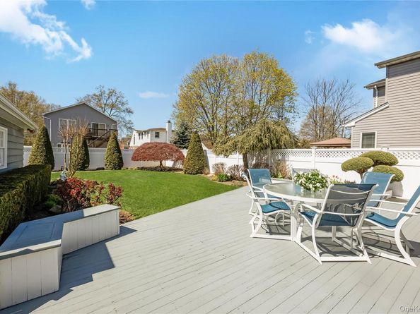 2000 Bergen Street, North Bellmore NY 11710