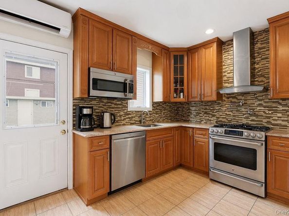 550 Cross Bay Boulevard, Broad Channel NY 11693