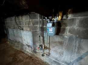 31 East Avenue, Freeport NY 11520