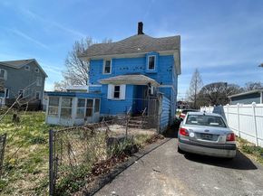 31 East Avenue, Freeport NY 11520