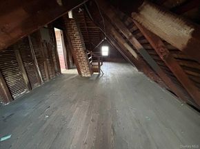 31 East Avenue, Freeport NY 11520