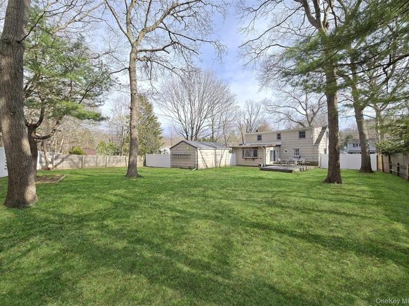 15 Wrana Street, Medford NY 11763