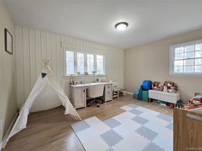 15 Wrana Street, Medford NY 11763