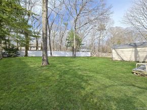 15 Wrana Street, Medford NY 11763