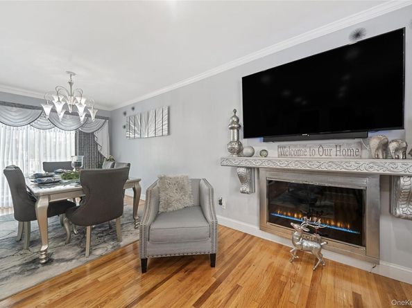 13 Noon Place, Freeport NY 11520