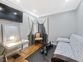 13 Noon Place, Freeport NY 11520