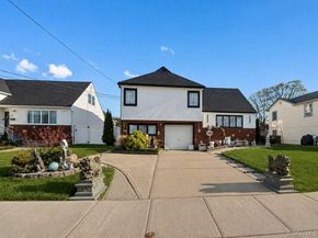 13 Noon Place, Freeport NY 11520