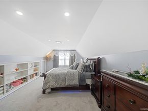 13 Noon Place, Freeport NY 11520