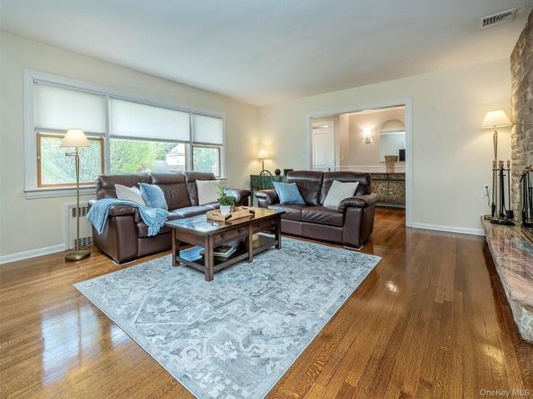 5 Fairfield Avenue, Port Washington NY 11050