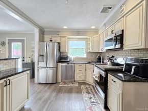 22 Clifford Drive, Farmingdale NY 11735