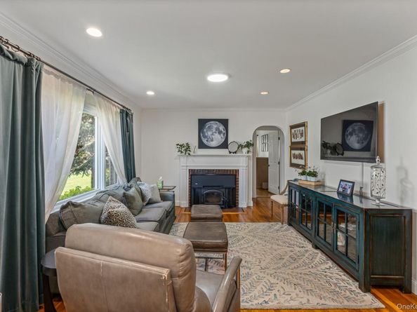 638 Lakeview Avenue, Rockville Centre NY 11570