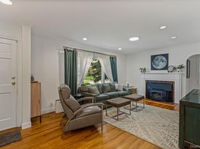 638 Lakeview Avenue, Rockville Centre NY 11570