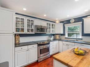 638 Lakeview Avenue, Rockville Centre NY 11570