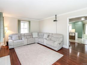 60 Roosevelt Avenue, Glen Head NY 11545