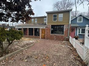 17 Jade Street, Oakdale NY 11769