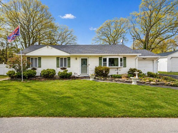 11 Seaford Road, Mastic Beach NY 11951