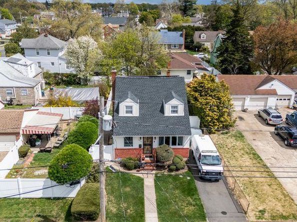 283 Hawthorne Avenue, Uniondale NY 11553