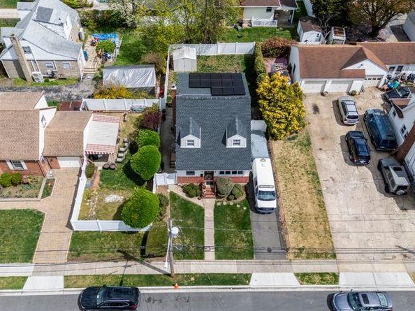 283 Hawthorne Avenue, Uniondale NY 11553