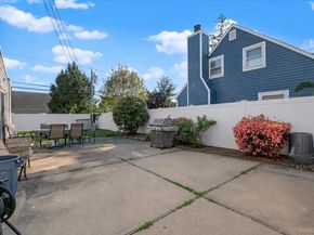 42 Haven Lane, Levittown NY 11756
