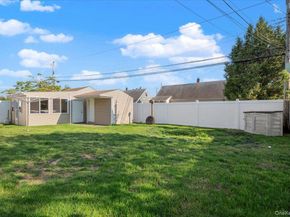 42 Haven Lane, Levittown NY 11756