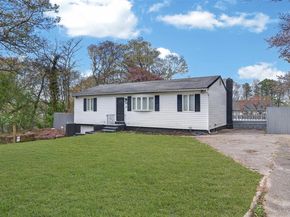65 Maple Lane, Medford NY 11763