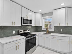 65 Maple Lane, Medford NY 11763