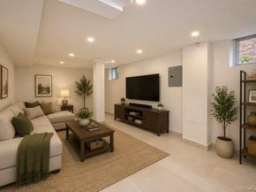 50-24 194th Street, Fresh Meadows NY 11365