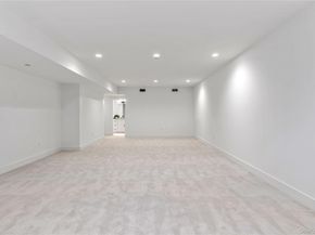 1 Sequoia Circle, Manhasset NY 11030