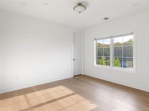 1 Sequoia Circle, Manhasset NY 11030