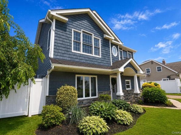 26 Sycamore Lane, Levittown NY 11756