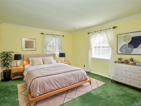 695 Hunt Lane, Manhasset NY 11030