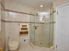 695 Hunt Lane, Manhasset NY 11030