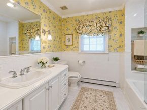 695 Hunt Lane, Manhasset NY 11030