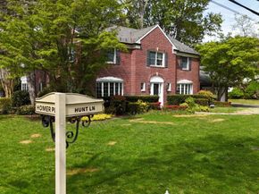695 Hunt Lane, Manhasset NY 11030