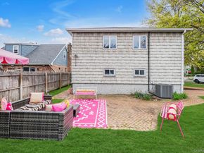 39 Warwick Place, Port Washington NY 11050