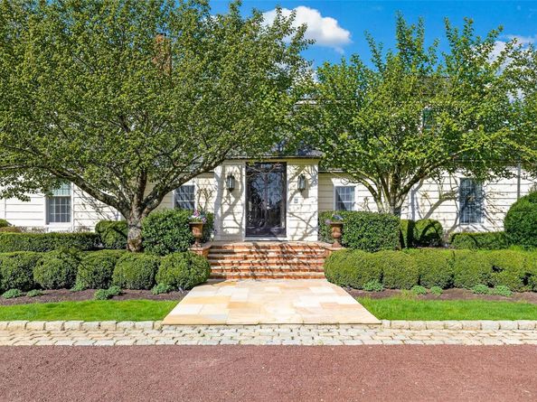 299 Narrow Lane, Southampton NY 11968