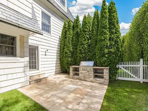 299 Narrow Lane, Southampton NY 11968
