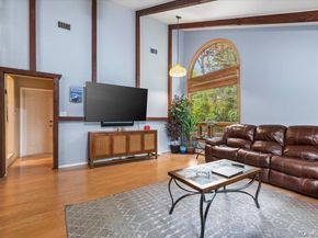 6 Apex Road, Melville NY 11747