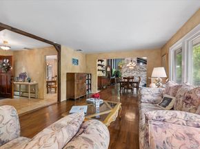 6 Apex Road, Melville NY 11747