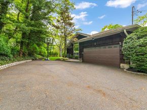 6 Apex Road, Melville NY 11747