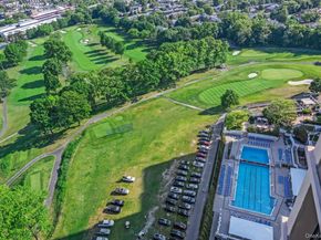 271-10 Grand Central Parkway 29V, Floral Park NY 11005