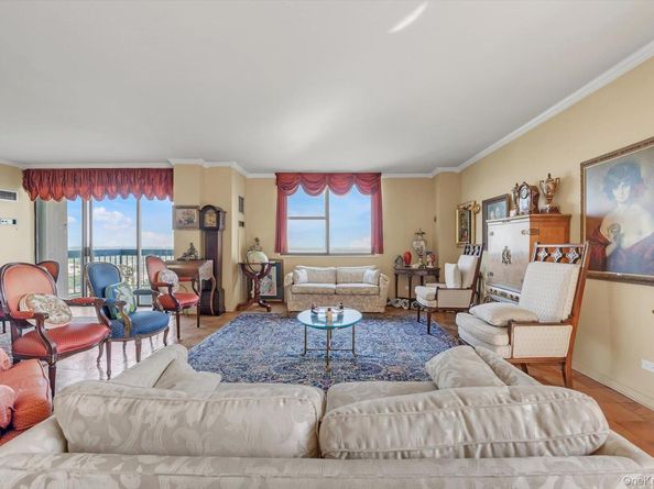 271-10 Grand Central Parkway 29V, Floral Park NY 11005