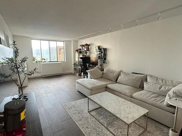 1 Bay Club Drive 3L, Bayside NY 11360
