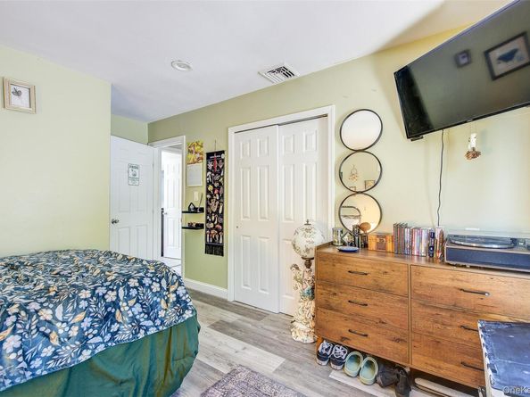 34 Hawthorne Street, Mount Sinai NY 11766