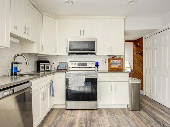 34 Hawthorne Street, Mount Sinai NY 11766