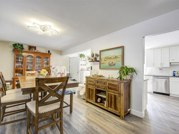 34 Hawthorne Street, Mount Sinai NY 11766