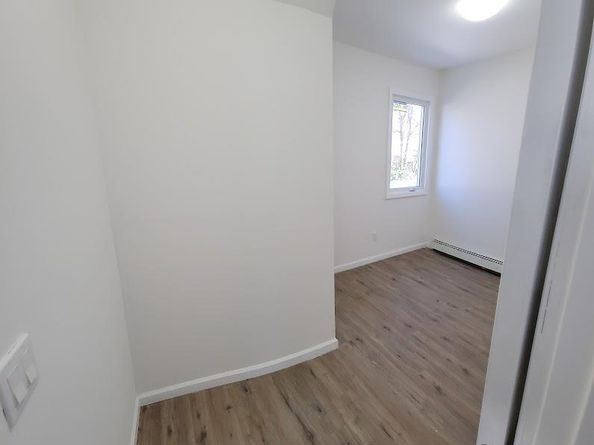 83 Kraemer Street, Hicksville NY 11801