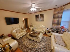 83 Kraemer Street, Hicksville NY 11801