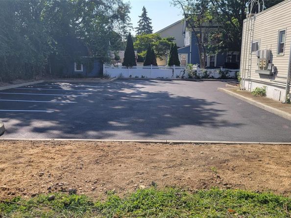 83 Kraemer Street, Hicksville NY 11801