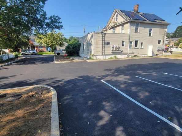83 Kraemer Street, Hicksville NY 11801